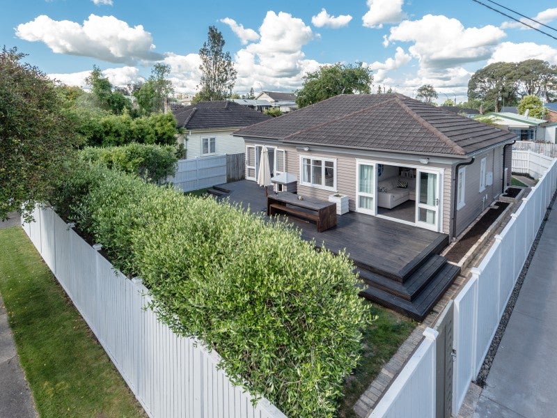 74 Fox Street, Hamilton East, Hamilton - Carousel 2