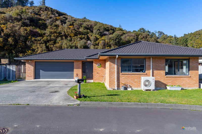25 Aragon Grove, Kingsley Heights, Upper Hutt - Carousel 13