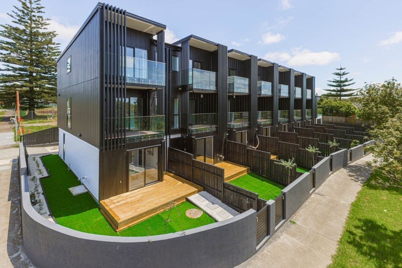 59 Kawiti Avenue, Point England, Auckland - Carousel 1