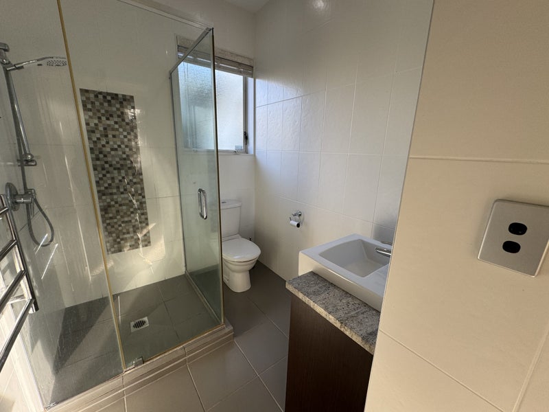 22 Sovereign Street, Flat Bush, Auckland - Carousel 50