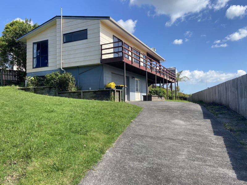 42 Pemberton Avenue, Bayview, Auckland - Carousel 1