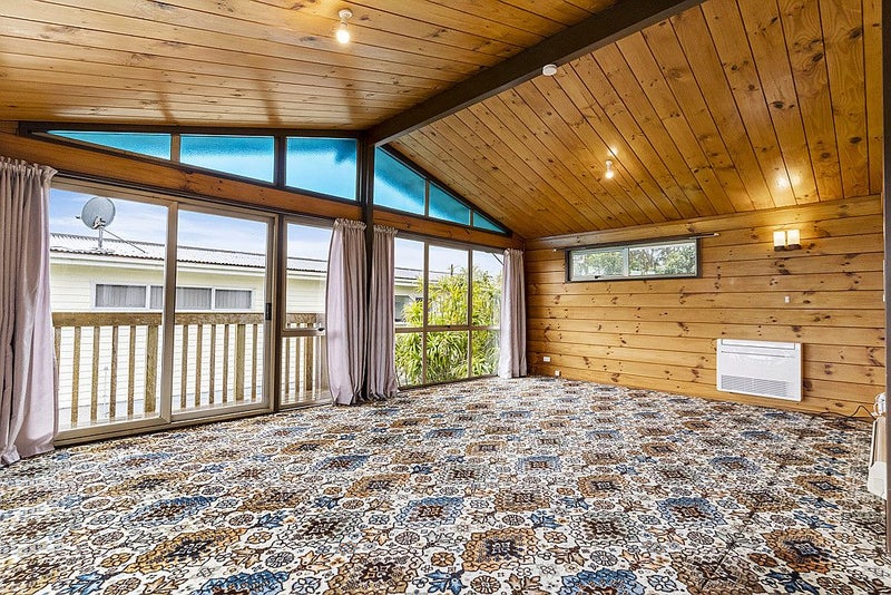 29 Domain Road, Weymouth, Auckland - Carousel 1
