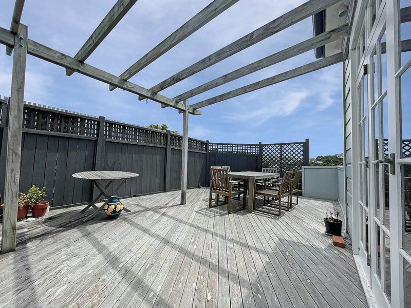 8 Liffey Crescent, Island Bay, Wellington - Carousel 1