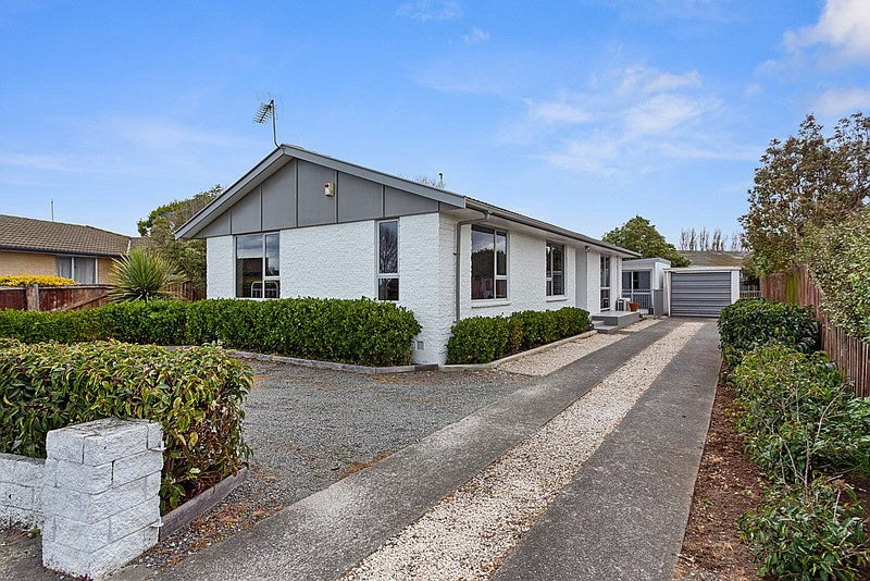 12 Medina Crescent, Parklands, Christchurch - Carousel 1