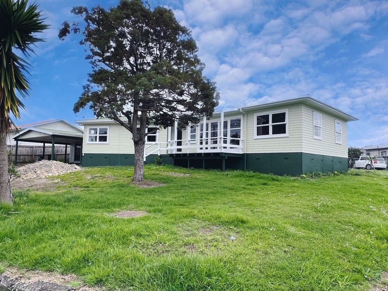 1 Whitley Crescent, Otara, Auckland - Carousel 1