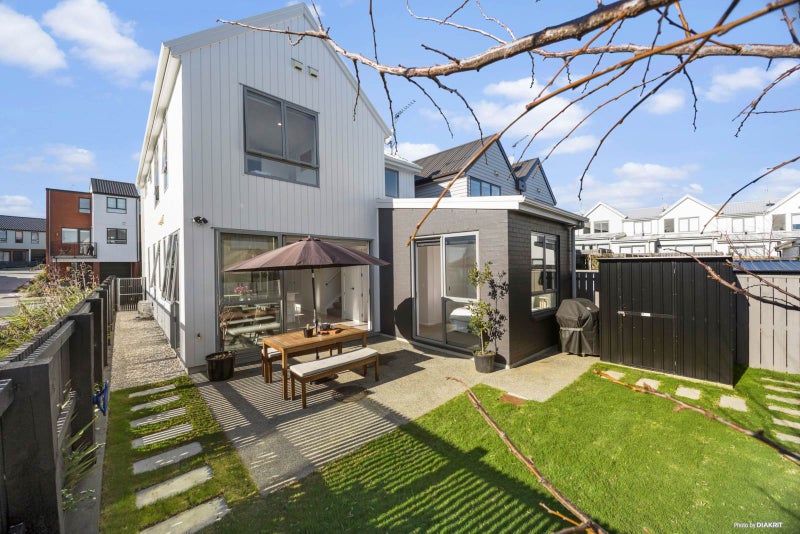 8 Marsics Street, Glen Innes, Auckland - Carousel 1