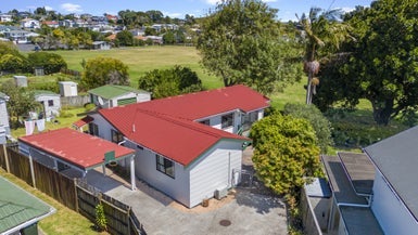 39A Fearon Avenue, Mount Roskill, Auckland - Carousel 1