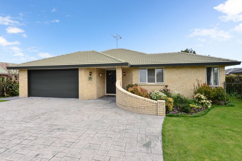 5 Farnah Green, Flagstaff, Hamilton - Carousel 32