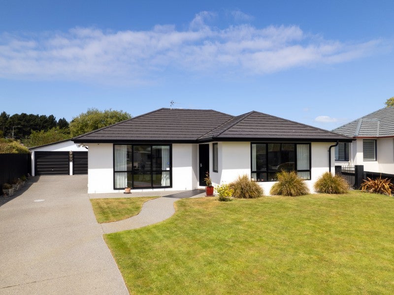 38 Vancouver Crescent, Wainoni, Christchurch - Carousel 1