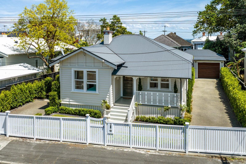 58 Princes Street, Northcote Point, Auckland - Carousel 1