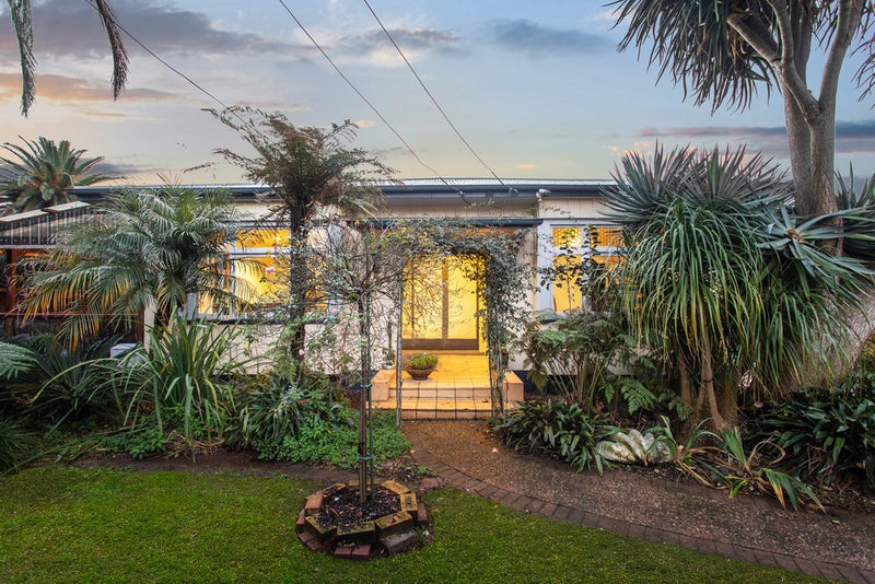 11 William Street, Mangere East, Auckland - Carousel 1