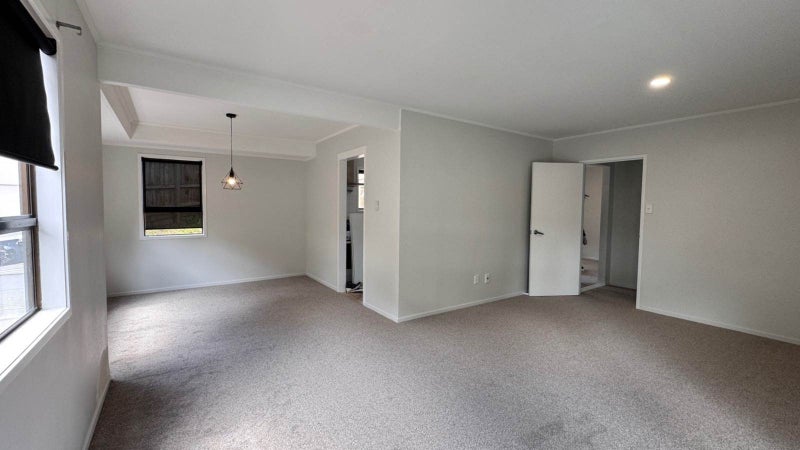 34 Orinda Close, Botany Downs, Auckland - Carousel 2