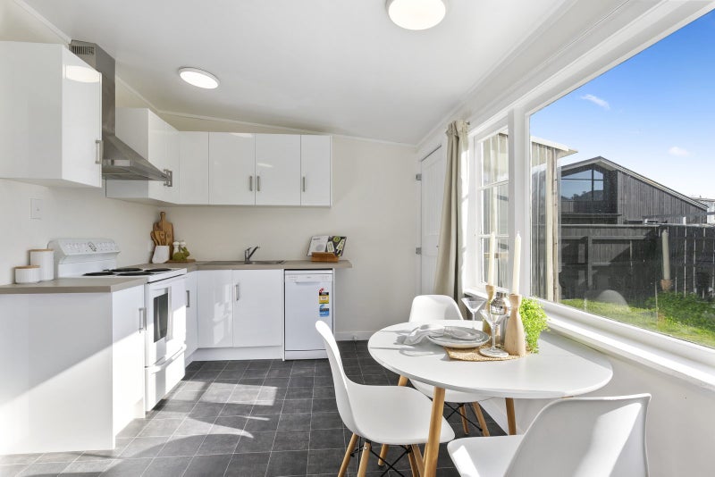 11 Richmond Street, Petone, Lower Hutt - Carousel 2