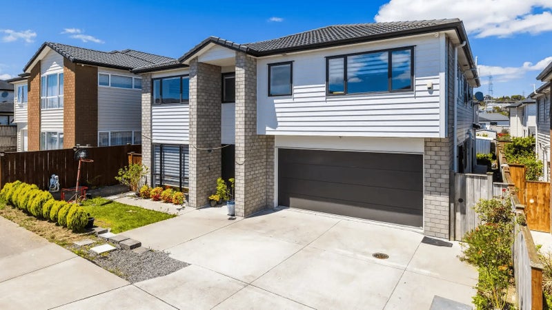 32 Carrickdawson Drive, Flat Bush, Auckland - Carousel 1