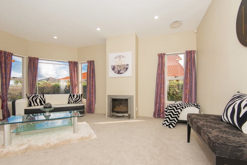 3 Black Pine Road, Woodridge, Wellington - Carousel 2