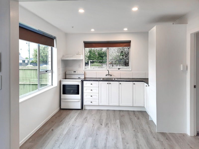 1/16 Seymour Street, Hornby, Christchurch - Carousel 2