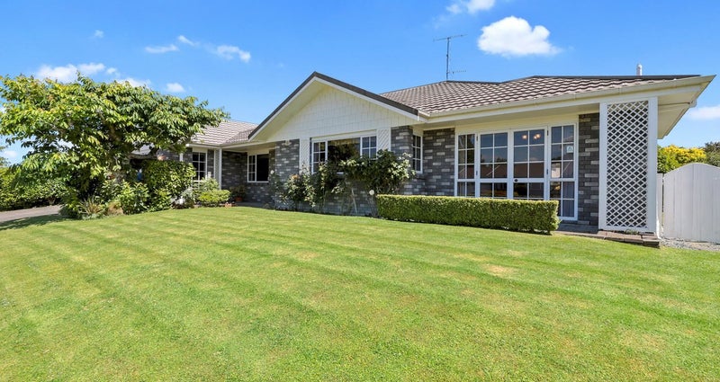 5 Harrowfield Drive, Harrowfield, Hamilton - Carousel 1