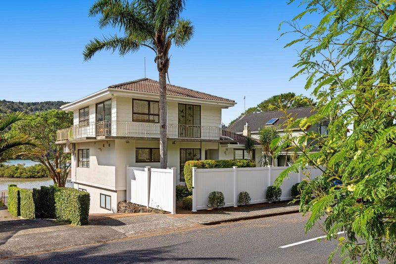 6 Waiwera Road, Waiwera, Orewa - Carousel 2