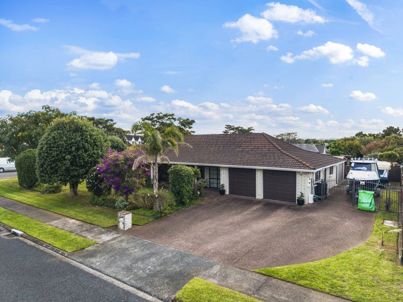 2 Gardone Terrace, Conifer Grove, Takanini - Carousel 1