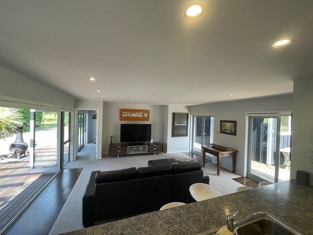 37A Hardens Lane, Paremoremo, Auckland - Carousel 2