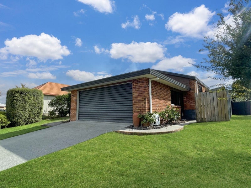 7 Parkview Avenue, Western Heights, Hamilton - Carousel 1