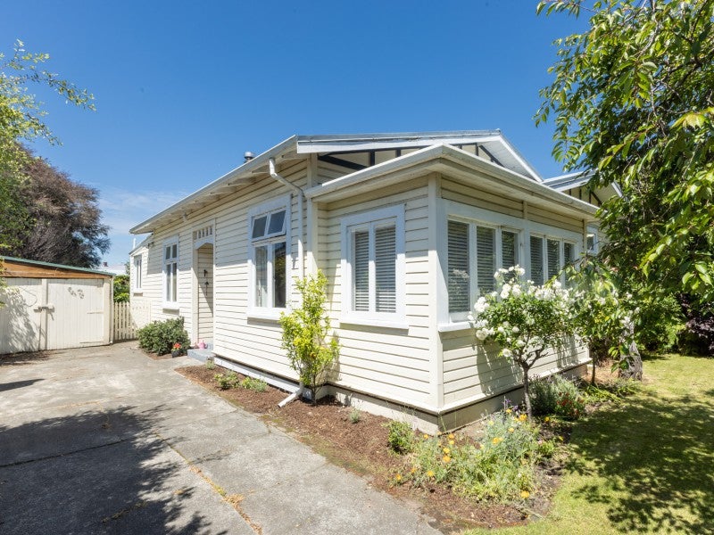 23 Carnell Street, Napier South, Napier - Carousel 1