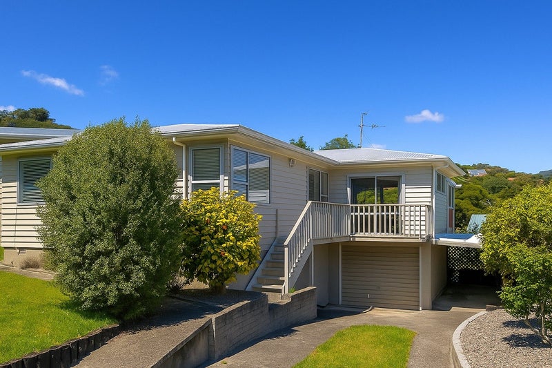 4 Spey Place, Papakowhai, Porirua - Carousel 1