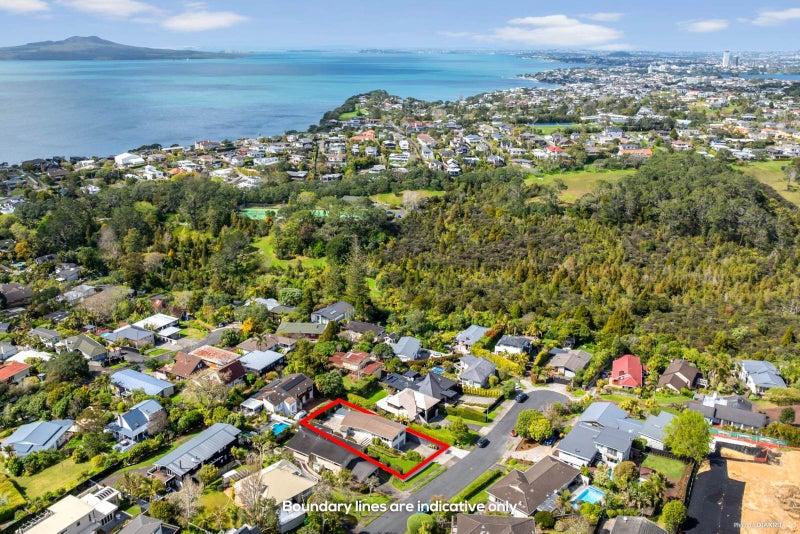 8 Asbury Crescent, Campbells Bay, Auckland - Carousel 2