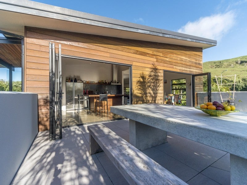 6 Sandy Cove, Wainui, Gisborne - Carousel 1