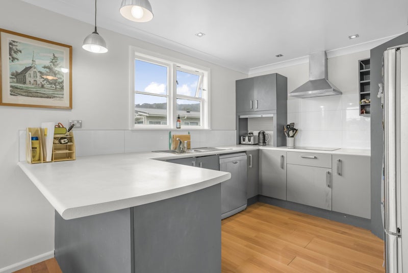 17 Cottle Street, Avalon, Lower Hutt - Carousel 2