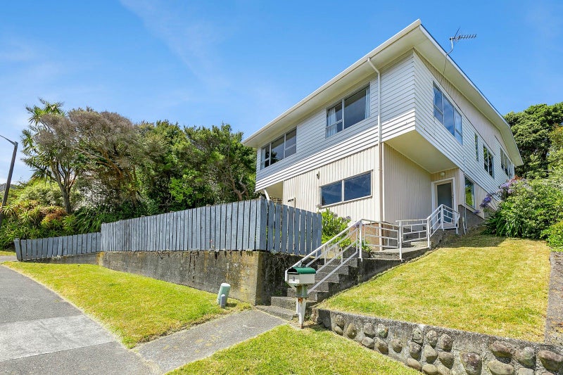 3 Brora Crescent, Papakowhai, Porirua - Carousel 1