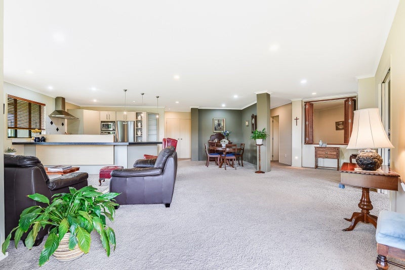1 Gracefield Place, Huntington, Hamilton - Carousel 2