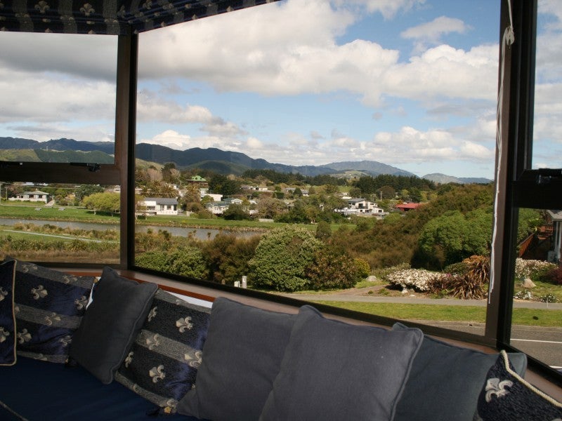 147 Weggery Drive, Waikanae Beach, Waikanae - Carousel 2
