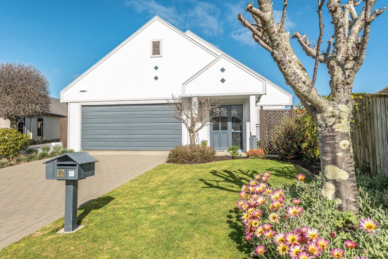 12 Perrett Drive, Otamatea, Whanganui - Carousel 1