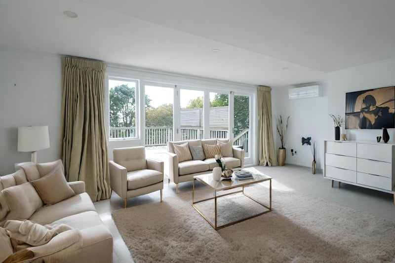 63 Knights Road, Rothesay Bay, Auckland - Carousel 1