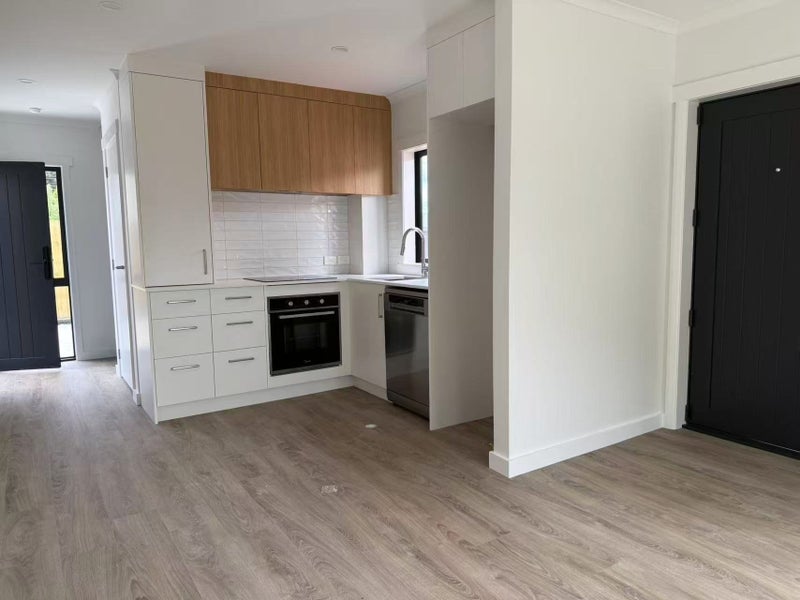 146 Old Farm Road, Hamilton East, Hamilton - Carousel 2
