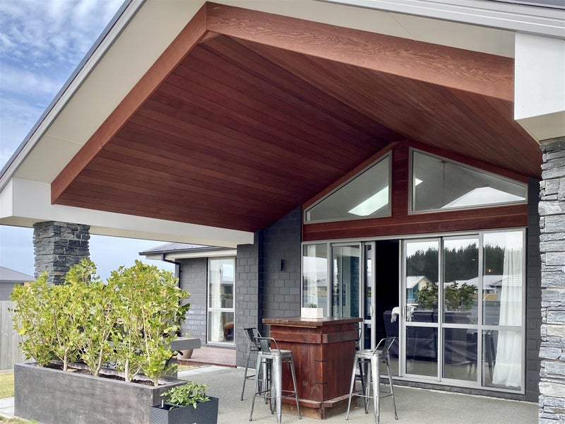 12 Rosewood Drive, Amberley, Amberley - Carousel 19