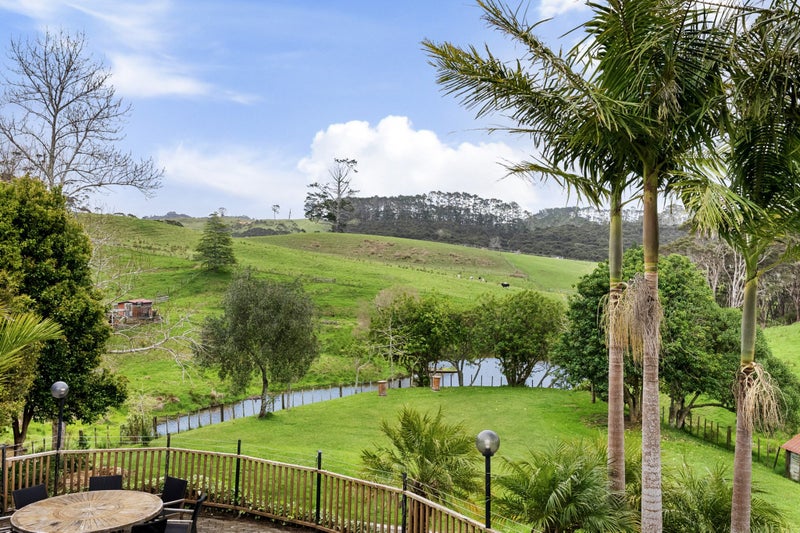 197 Forest Hill Road, Waiatarua, Waitakere City, Auckland - Carousel 2