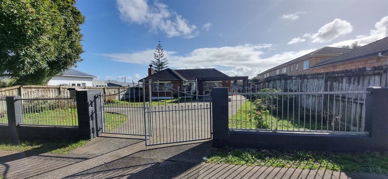 75 Park Avenue, Papatoetoe, Auckland - Carousel 1
