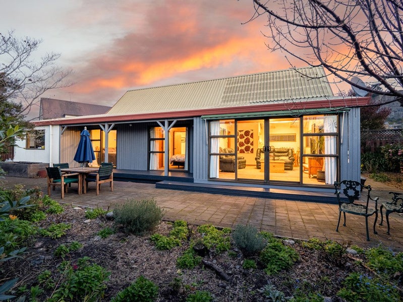 2/43A Main Road, Redcliffs, Christchurch - Carousel 1