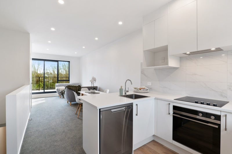 7 Meg Lane, Glen Eden, Auckland - Carousel 1