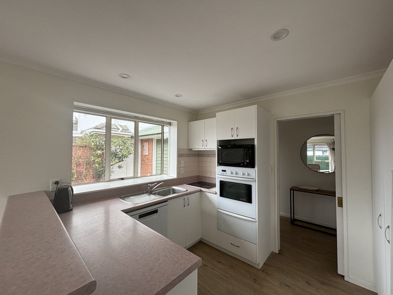 1/37 Waimairi Road, Upper Riccarton, Christchurch - Carousel 2