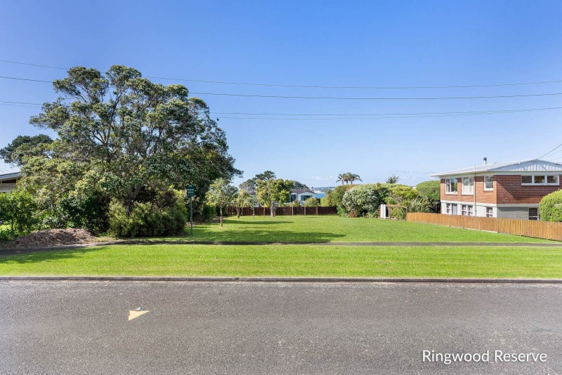 14 Tui Street, Torbay, Auckland - Carousel 26