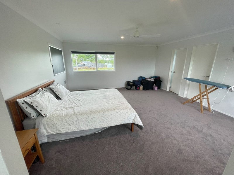 570 Holland Road, Eureka - Carousel 26