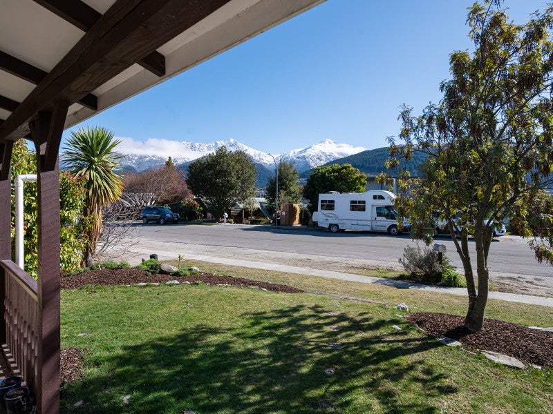 47 Oregon Drive, Kelvin Heights, Queenstown - Carousel 2