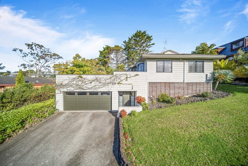 10 Kirkdale Place, Northcross, Auckland - Carousel 1