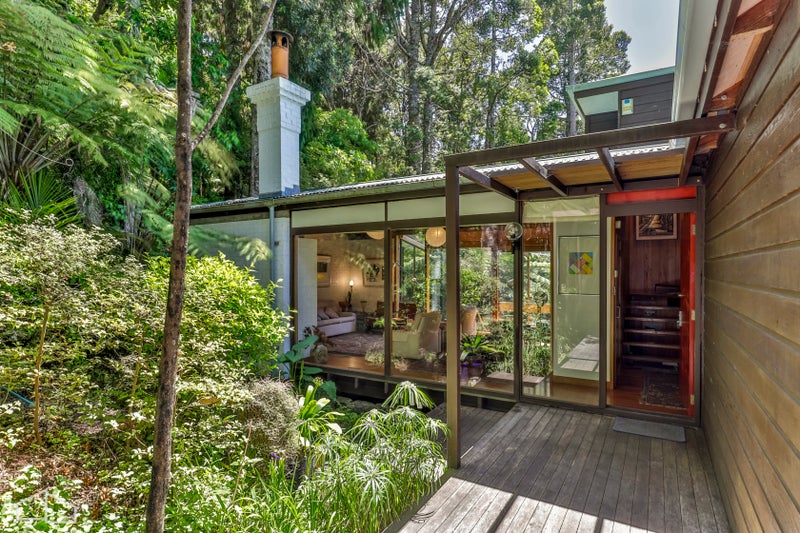 15 Tawini Road, Titirangi, Auckland - Carousel 2