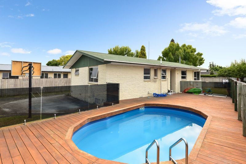 81 Oakfield Crescent, Pukete, Hamilton - Carousel 2