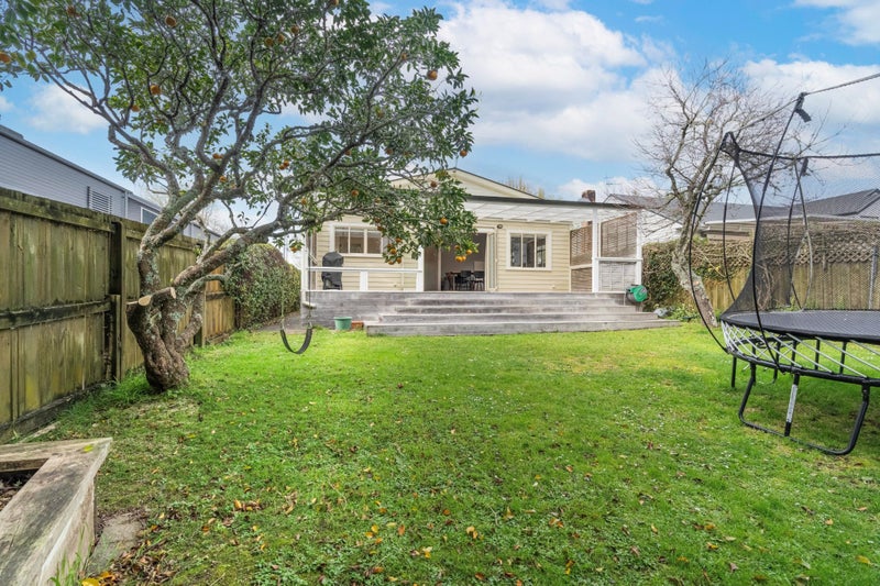 54 Dignan Street, Point Chevalier, Auckland - Carousel 1