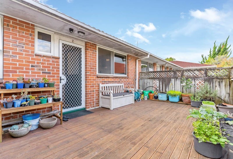 2/5 King Edward Avenue, Epsom, Auckland - Carousel 1